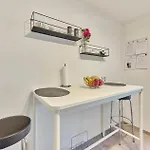Modernes Studio-apartment In Toller Waldrand-lage