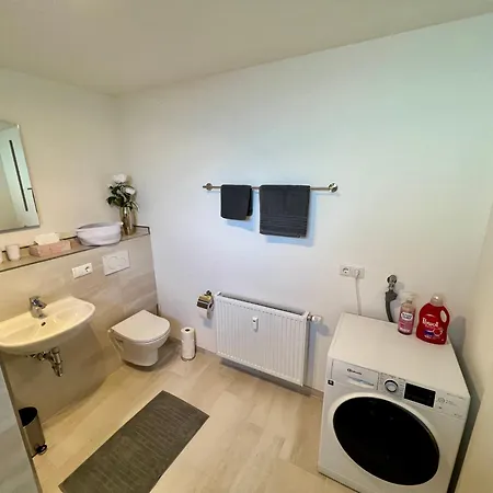 Modernes Studio-apartment In Toller Waldrand-lage