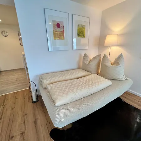 Apartment Modernes Studio-apartment In Toller Waldrand-lage *