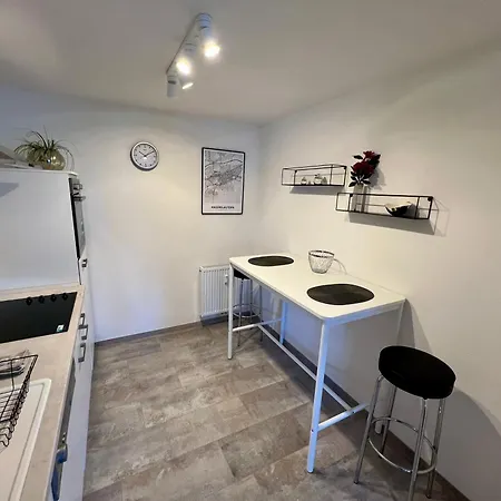 Modernes Studio-apartment In Toller Waldrand-lage