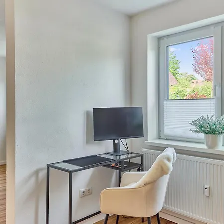 Apartment Modernes Studio-apartment In Toller Waldrand-lage *