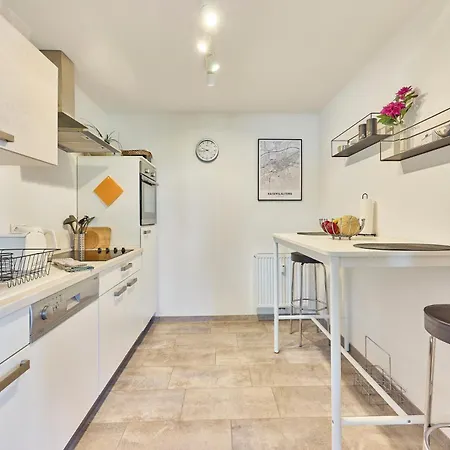 Modernes Studio-apartment In Toller Waldrand-lage Kaiserslautern