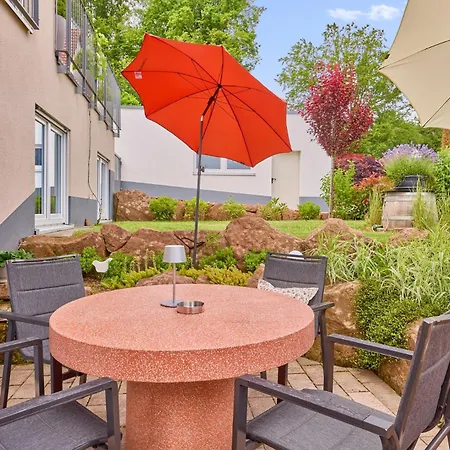 Modernes Studio-apartment In Toller Waldrand-lage Apartament Kaiserslautern