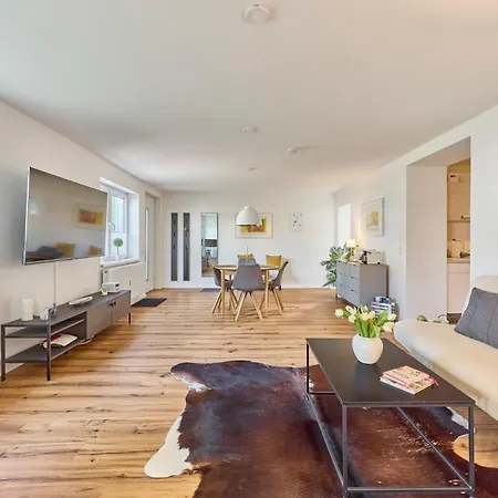Modernes Studio-apartment In Toller Waldrand-lage *
