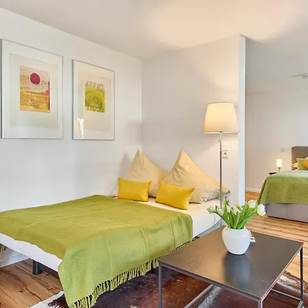 Modernes Studio-apartment In Toller Waldrand-lage