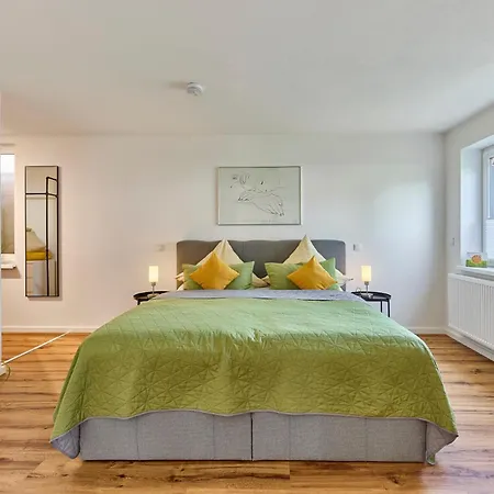 Modernes Studio-apartment In Toller Waldrand-lage