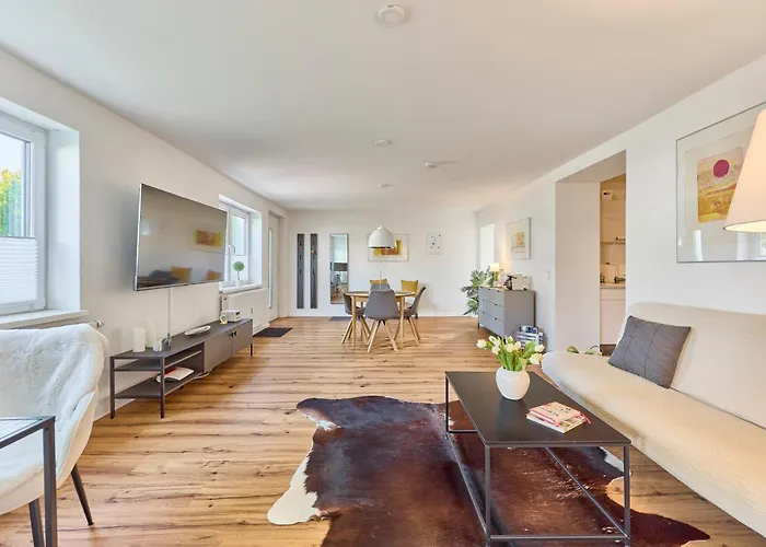 Modernes Studio-apartment In Toller Waldrand-lage *